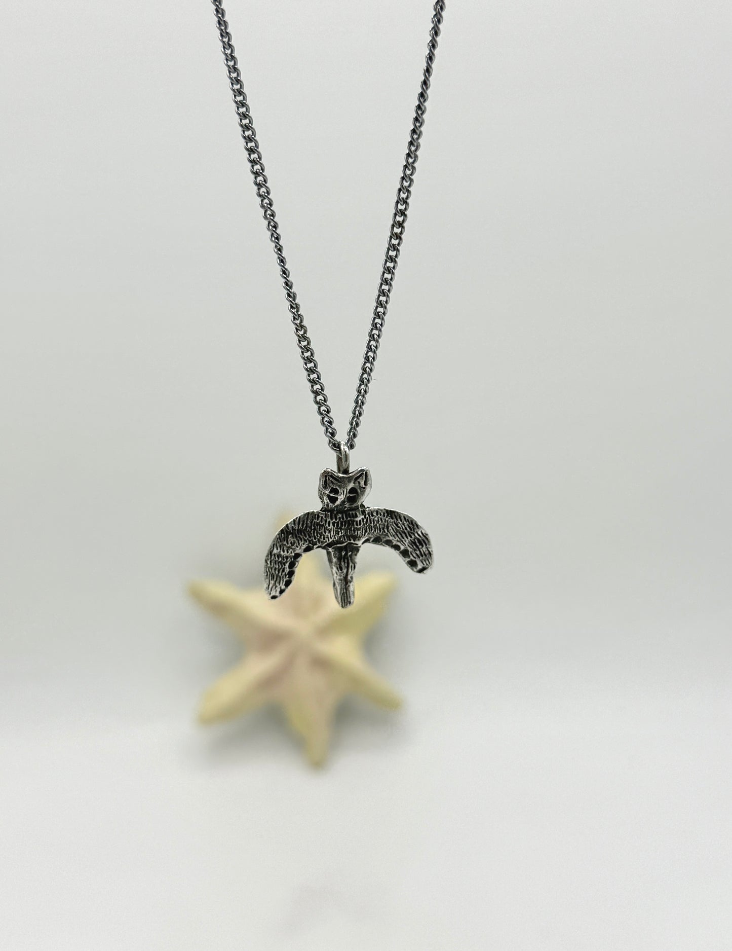 .Murciélago colgante plata
